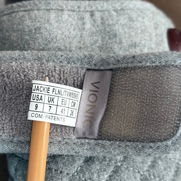 Vionic Jackie Quilted Flannel Slippers Women 9 Light Grey Comfort Adjustable - Picture 3 of 8